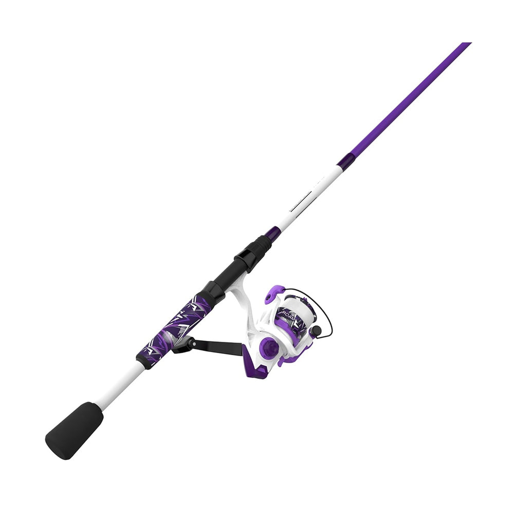 ComfortGrip™ handle of Zebco Roam combo in hand